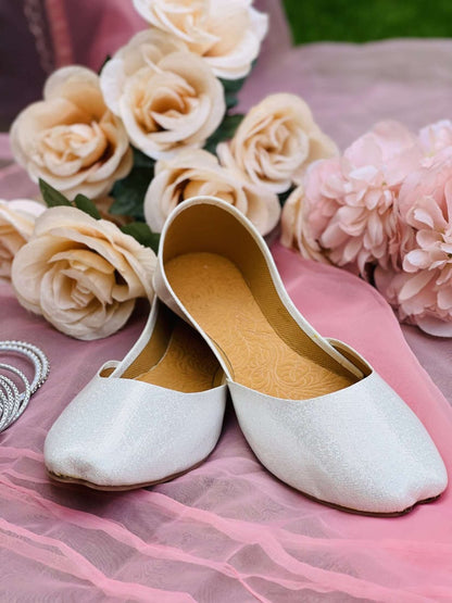The White Khussa – Pure Elegance