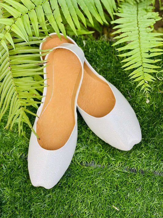 The White Khussa – Pure Elegance