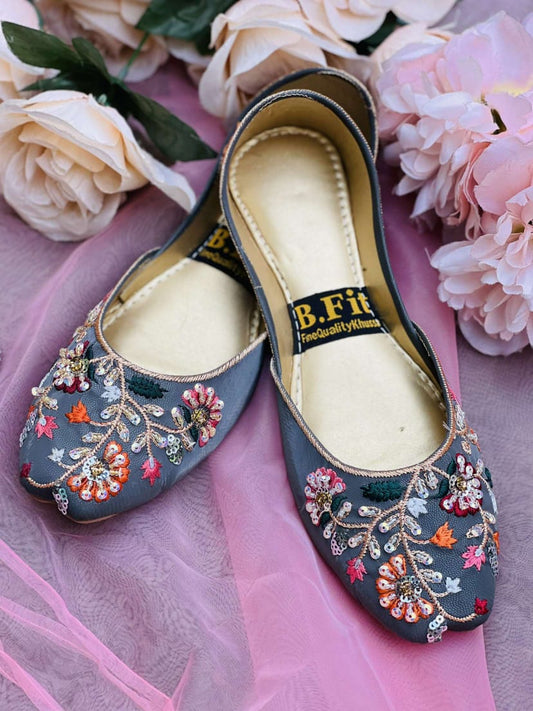 Grey Blossom – Handcrafted Embroidered Khussa